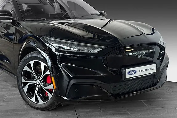 Ford Mustang Mach-E 2023 photo 2