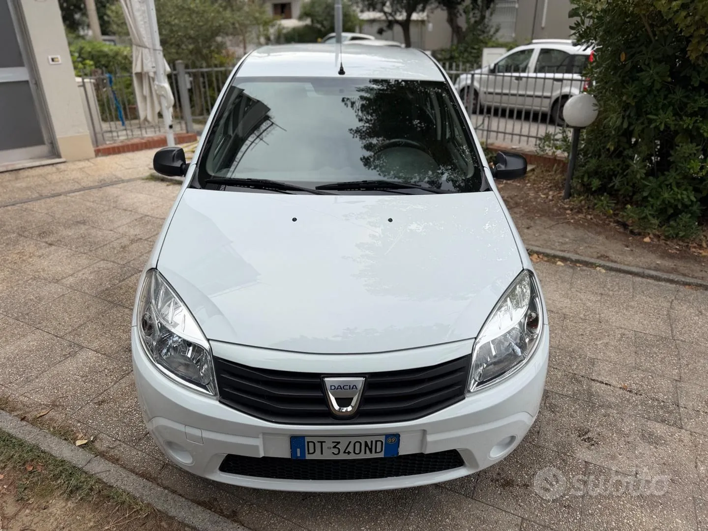 Dacia Sandero 2009 photo 3