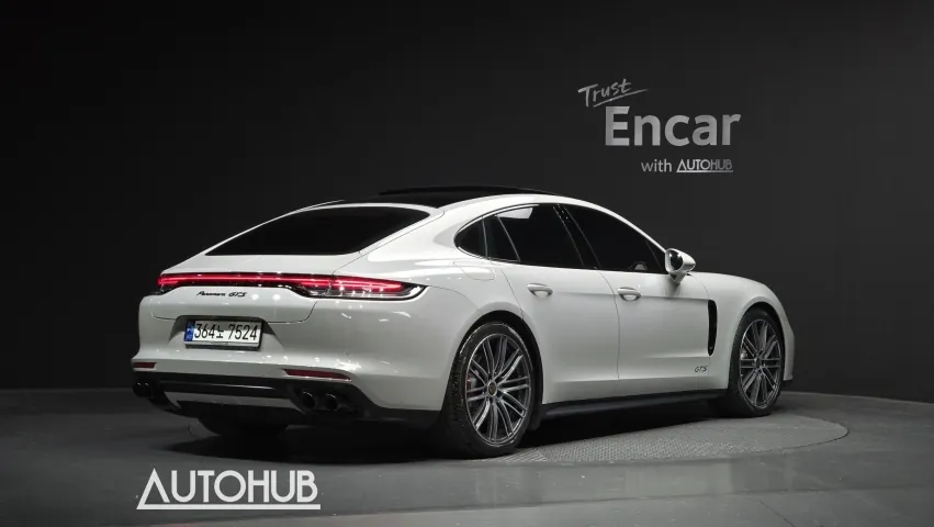 Porsche Panamera 2024 photo 2