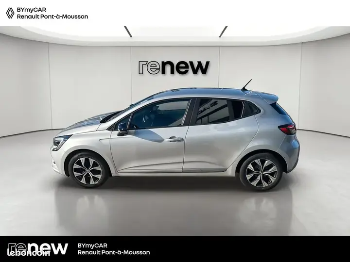 Renault Clio 2023 photo 2