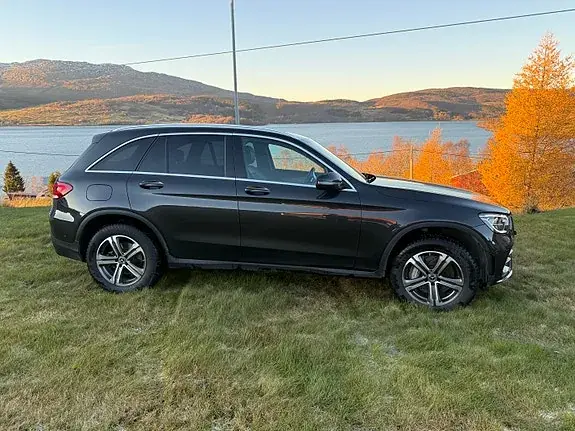 Mercedes-Benz Glc300 E 2022 photo 2