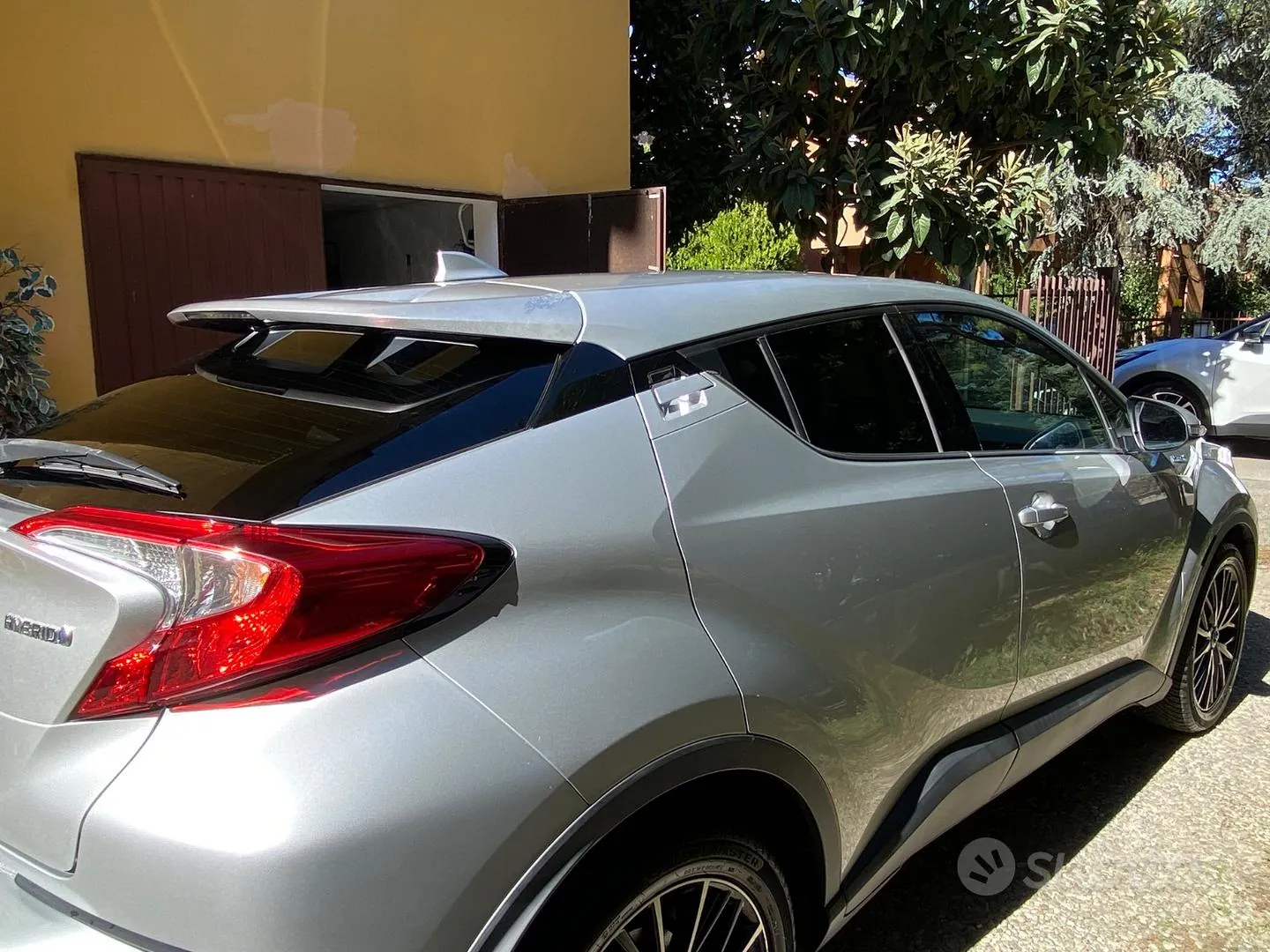 Toyota C-Hr 2017 photo 3