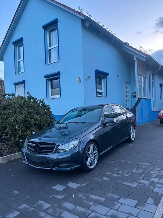 Mercedes-Benz W204