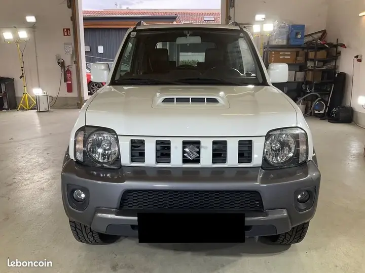 Suzuki Jimny 2014 photo 2