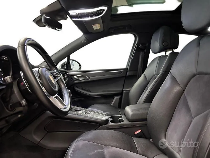 Porsche Macan 2021 photo 2