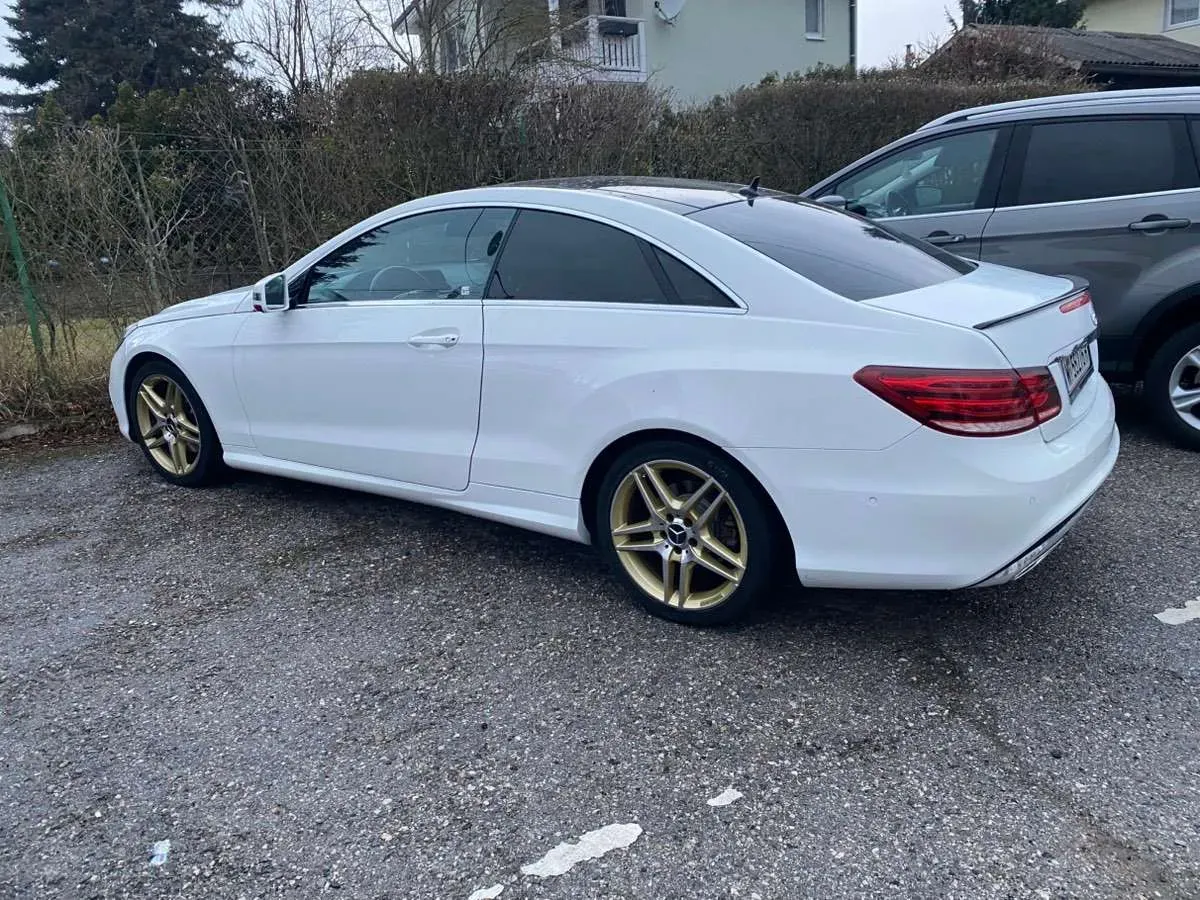 Mercedes-Benz E-Class 2013 photo 2