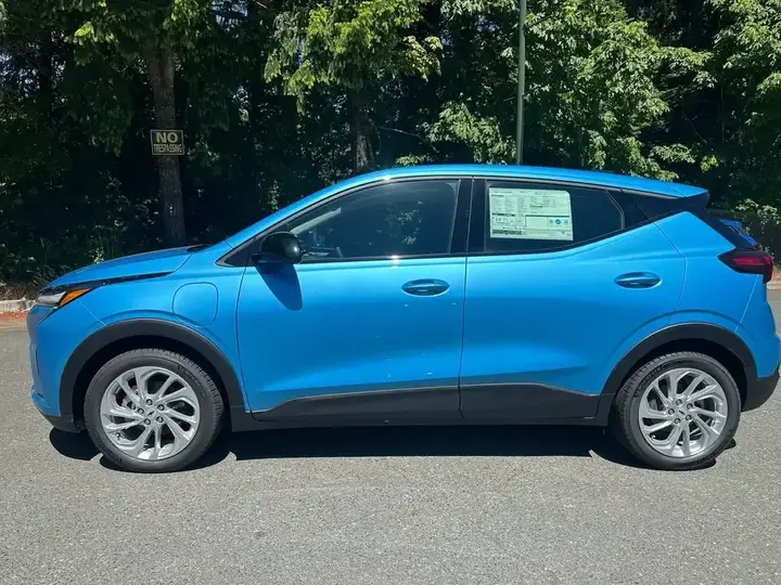 Chevrolet Bolt 2027 photo 2