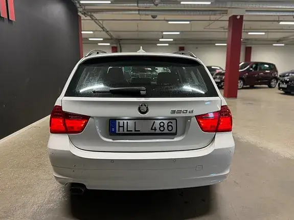 BMW 320D 2009 photo 4