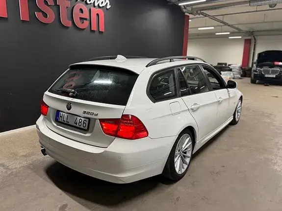 BMW 320D 2009 photo 3