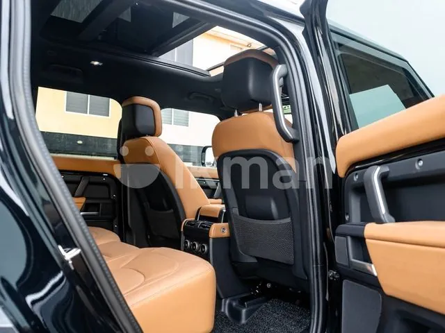 Land Rover Defender 2025 photo 4