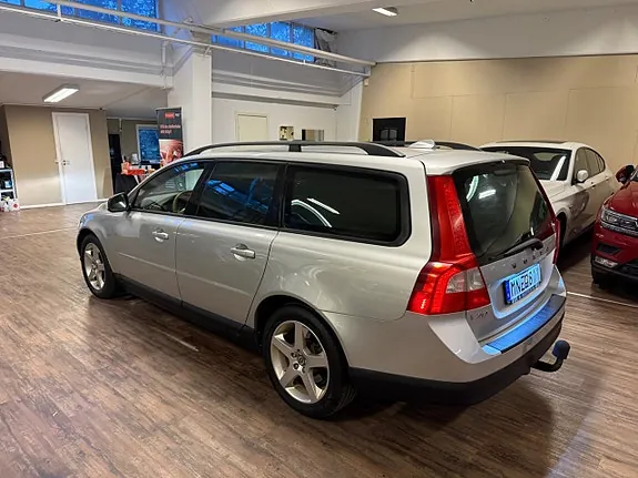Volvo V70 2008 photo 2
