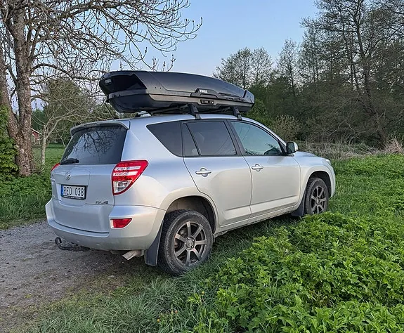 Toyota Rav4 2010 photo 2