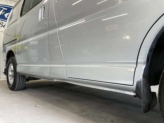 Toyota Hiace 2010 photo 5