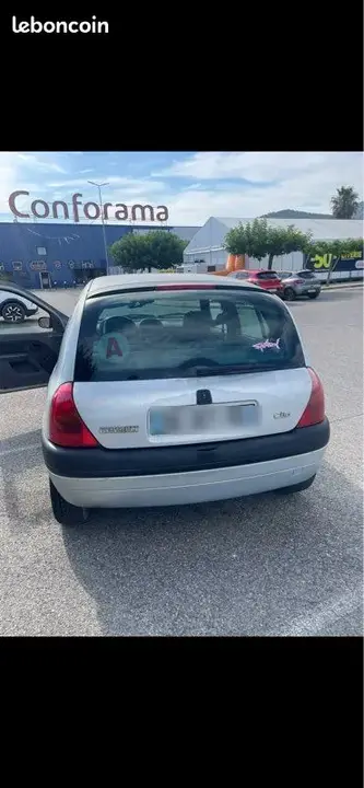 Renault Clio 2001 photo 2