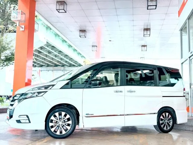 Nissan Serena 2017 photo 3