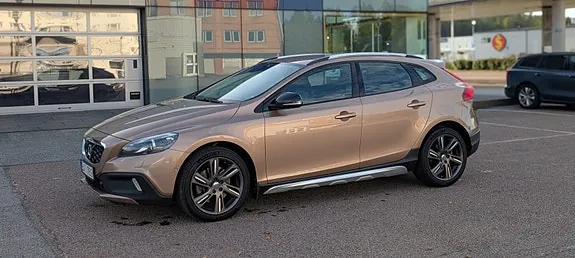 Volvo V40 Cross Country 2013 photo 5