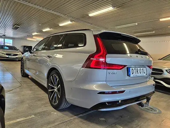 Volvo V60 2024 photo 2