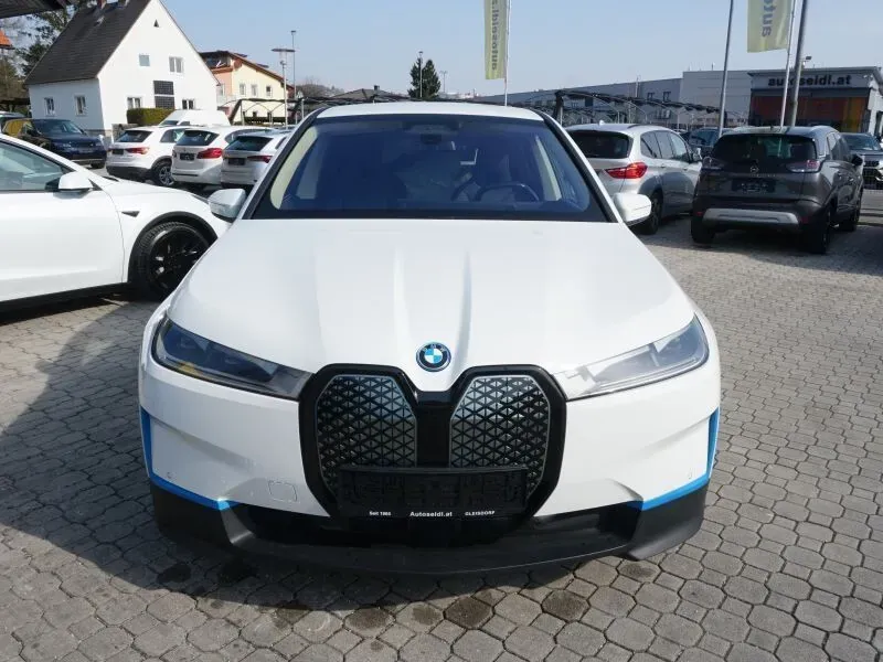 BMW Ix 2022 photo 2
