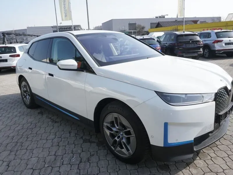 BMW Ix 2022 photo 3