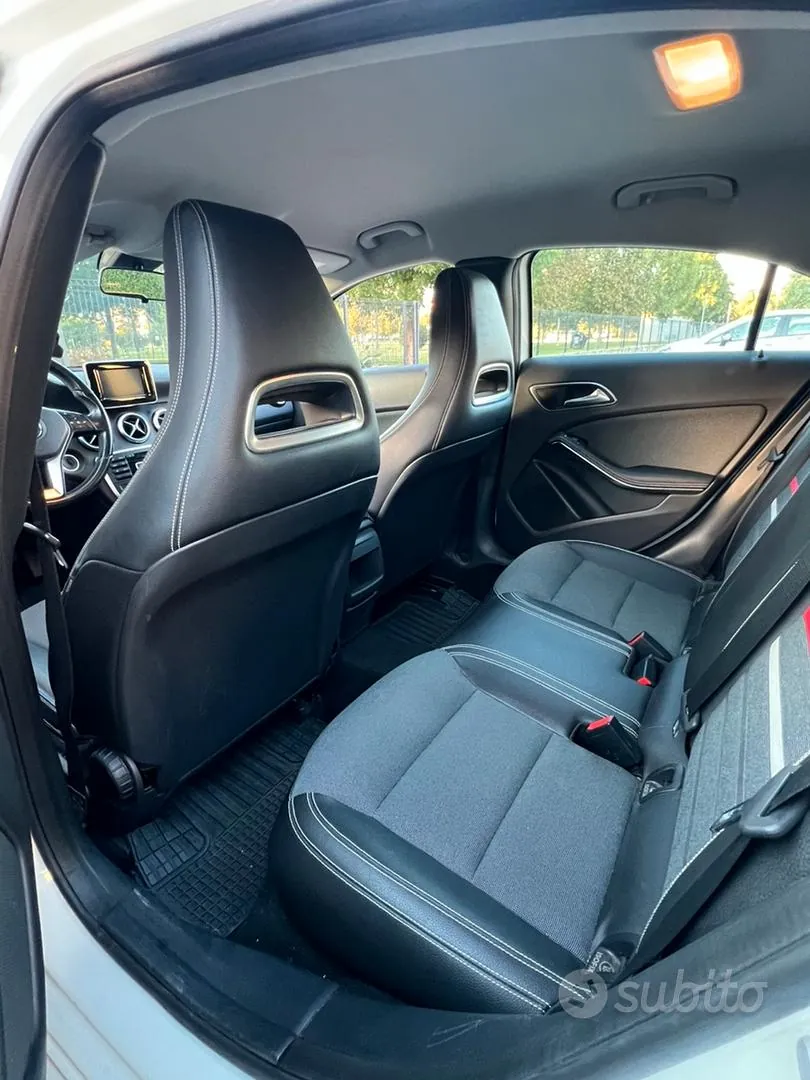Mercedes-Benz A 2015 photo 4