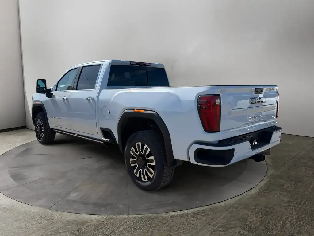 GMC Sierra 2500Hd 2026 photo 3