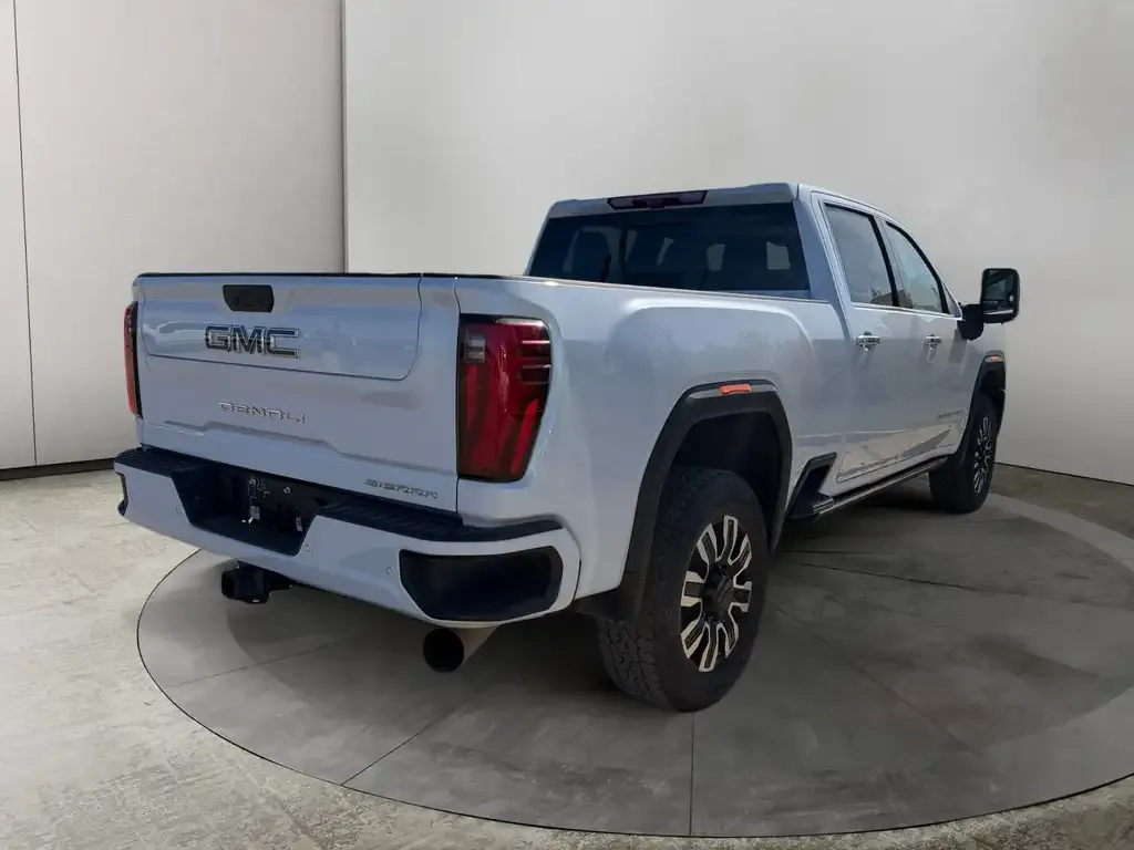 GMC Sierra 2500Hd 2026 photo 5