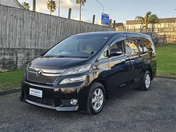 Toyota Vellfire 2012 photo 2