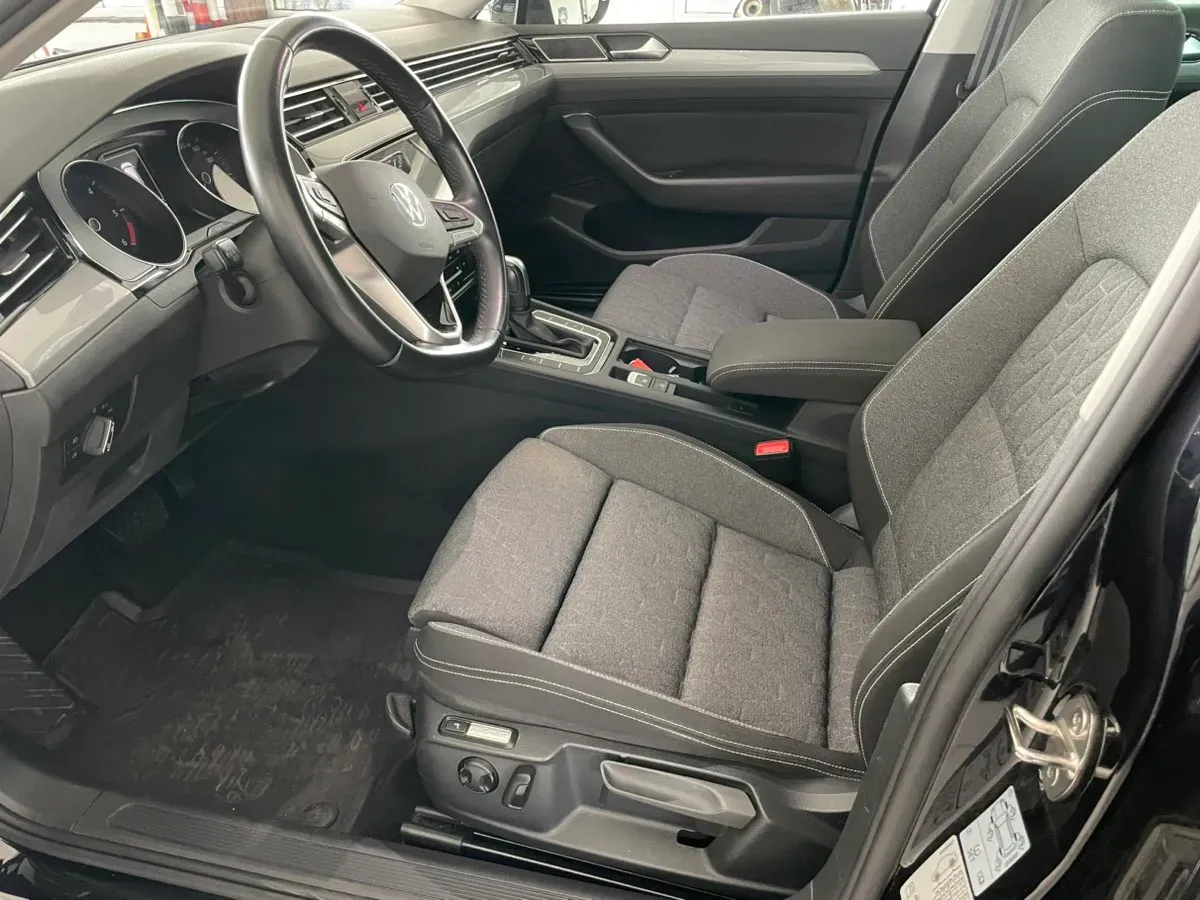 Volkswagen Passat 2023 photo 3