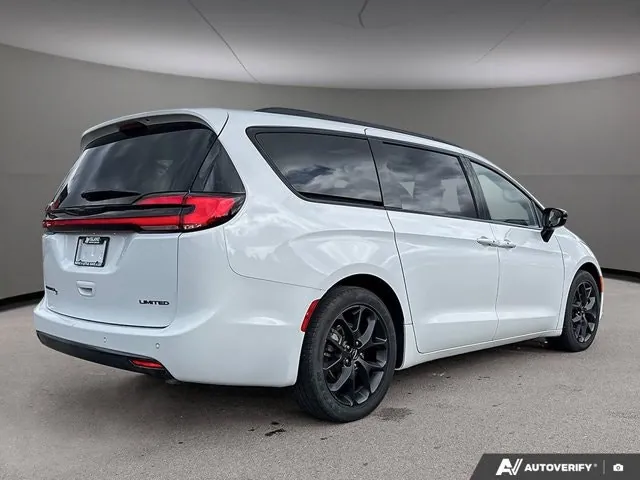 Chrysler Pacifica 2025 photo 5