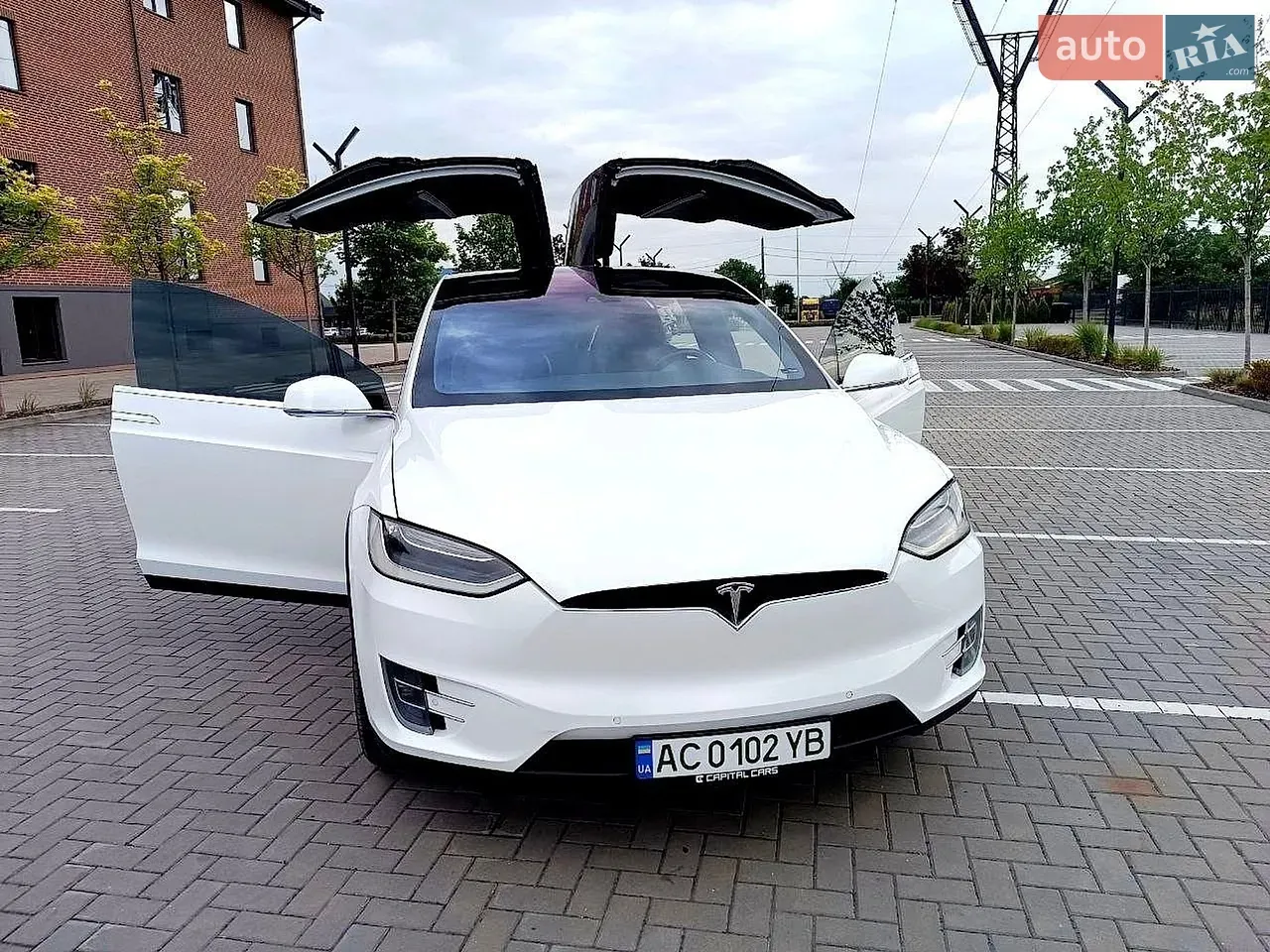 Tesla Model X 2016 photo 2