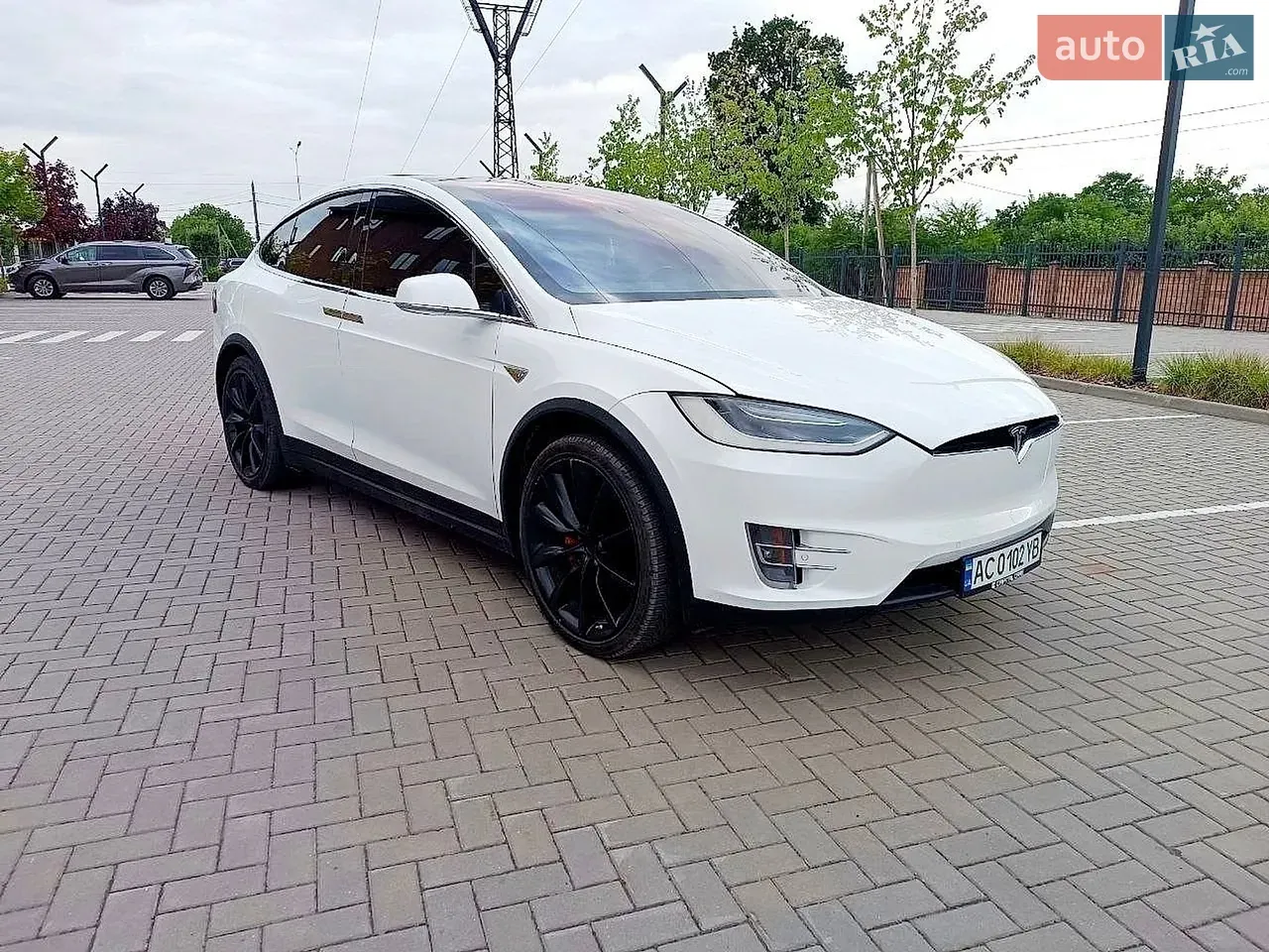 Tesla Model X 2016 photo 4