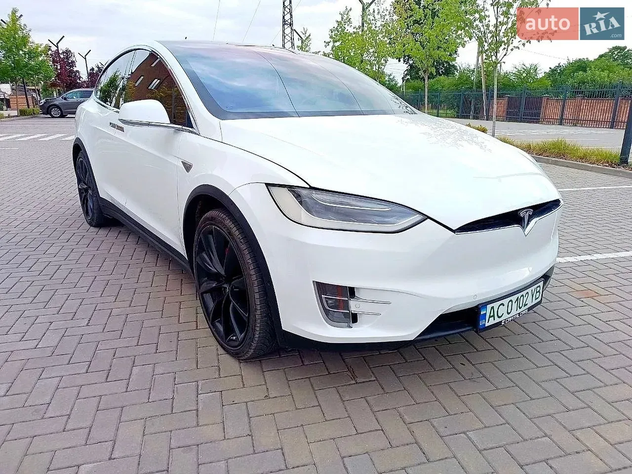 Tesla Model X 2016 photo 5