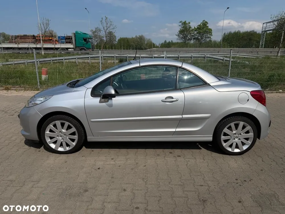 Peugeot 207 Cc 2009 photo 2