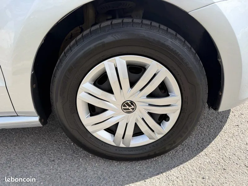 Volkswagen Polo 2011 photo 4