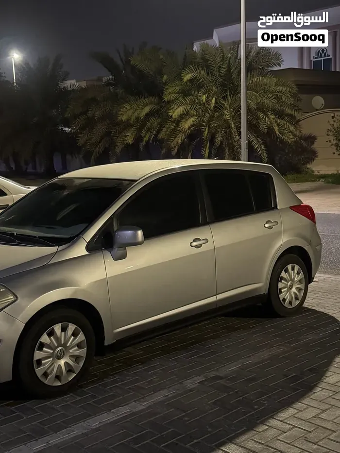 Nissan Tiida 2011 photo 3
