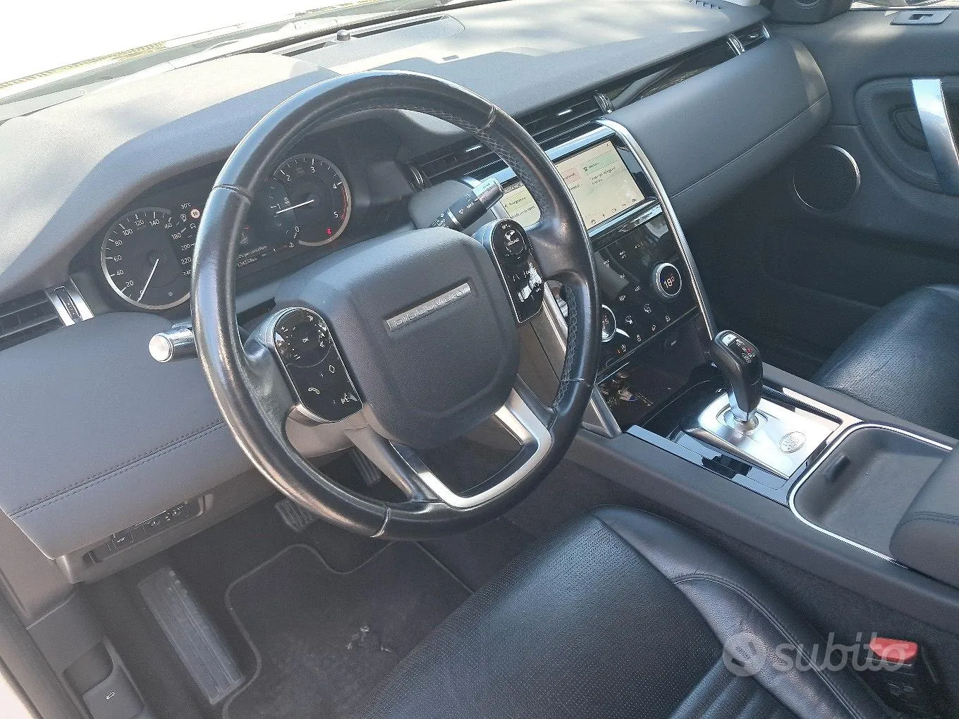 Land Rover Discovery 2020 photo 3