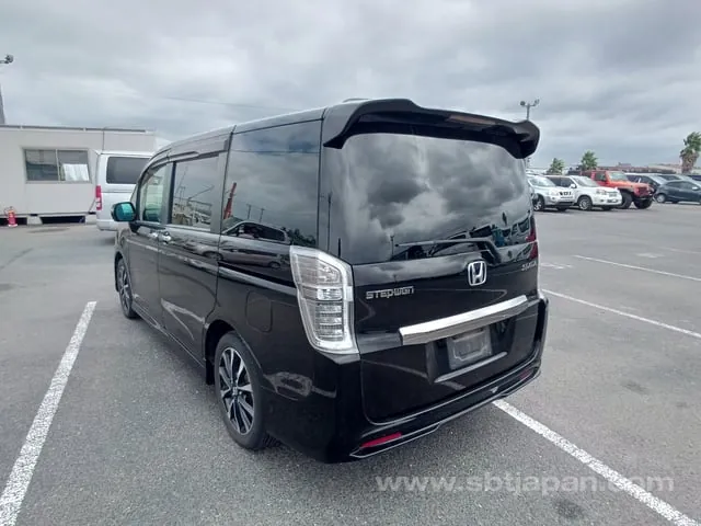 Honda Stepwagen 2013 photo 3