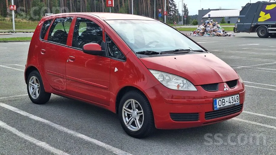 Mitsubishi Colt 2006 photo 2