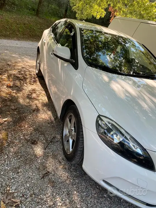 Volvo V40 2017 photo 2