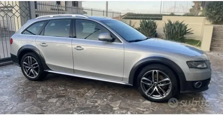 Audi A4 Allroad 2011 photo 2