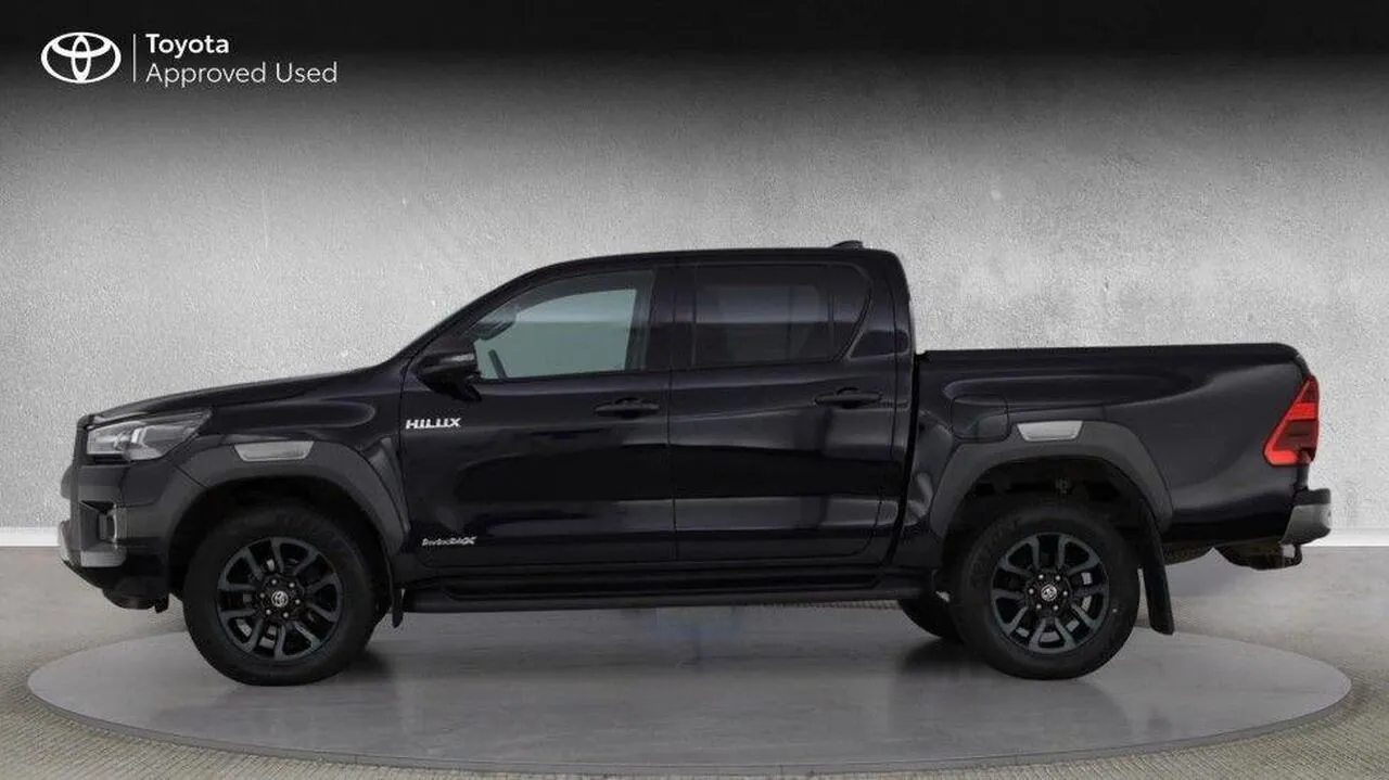 Toyota Hilux 2023 photo 4