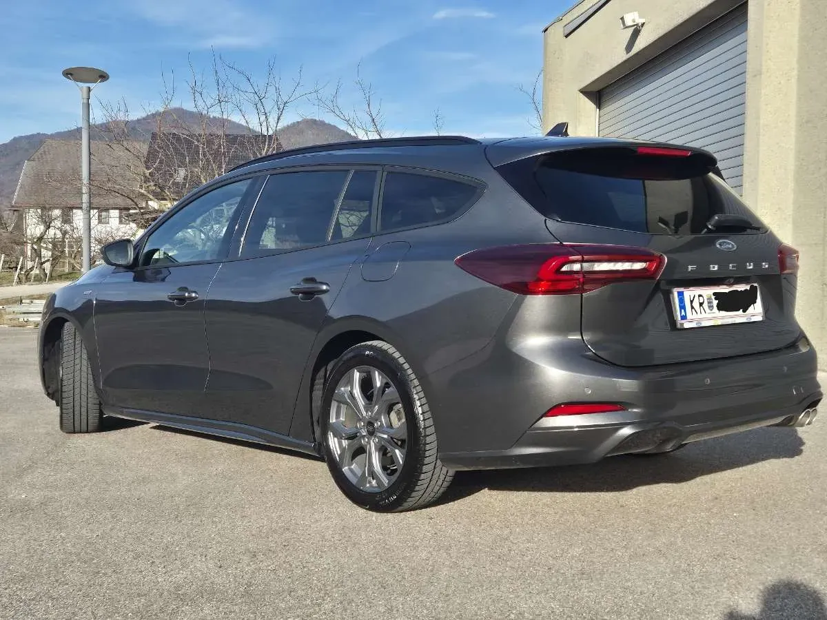 Ford Focus 2023 photo 3