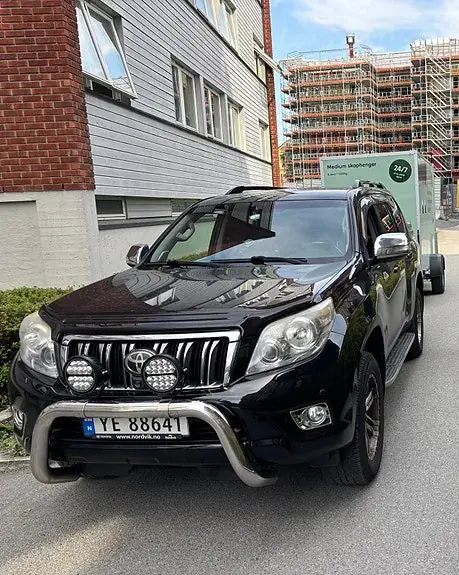 Toyota Land Cruiser 2010 photo 2