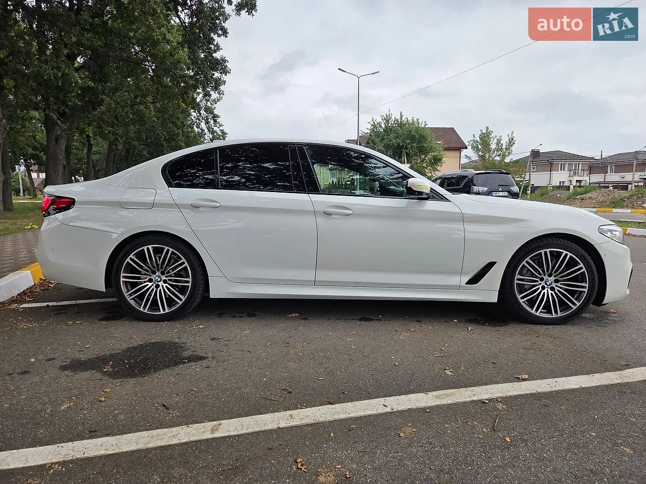 BMW 5 Series 2018 photo 2