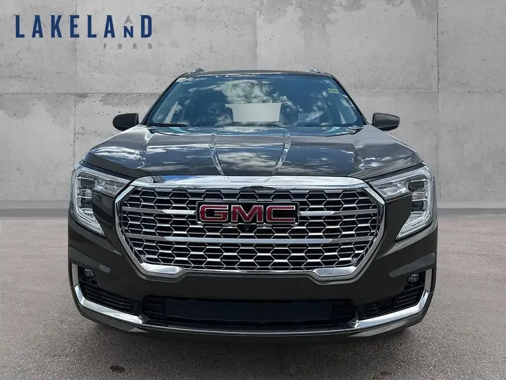 GMC Terrain 2024 photo 2