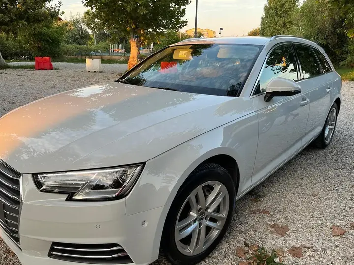 Audi A4 2017 photo 2