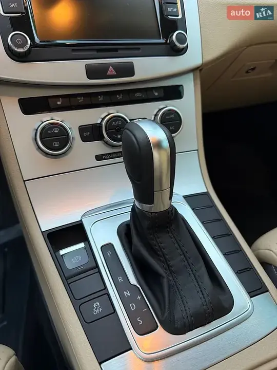 Volkswagen Cc / Passat Cc 2013 photo 3