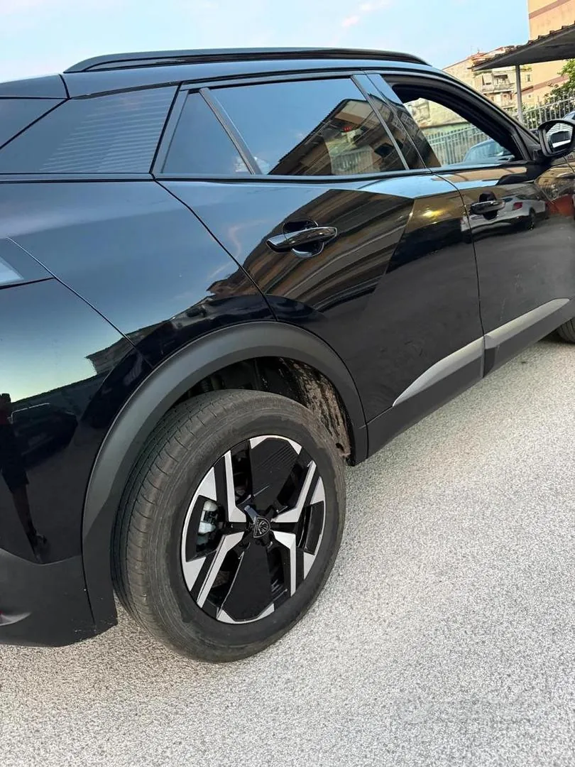 Peugeot 2008 2024 photo 4