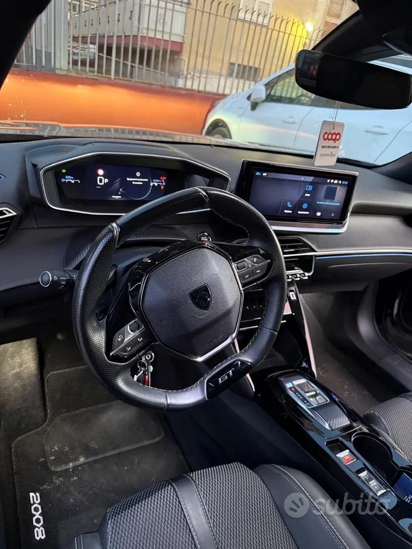 Peugeot 2008 2024 photo 3