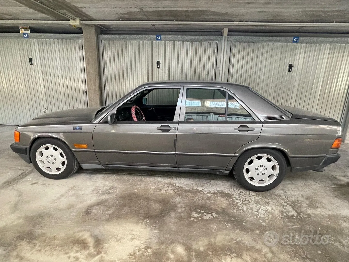 Mercedes-Benz 190 1984 photo 2